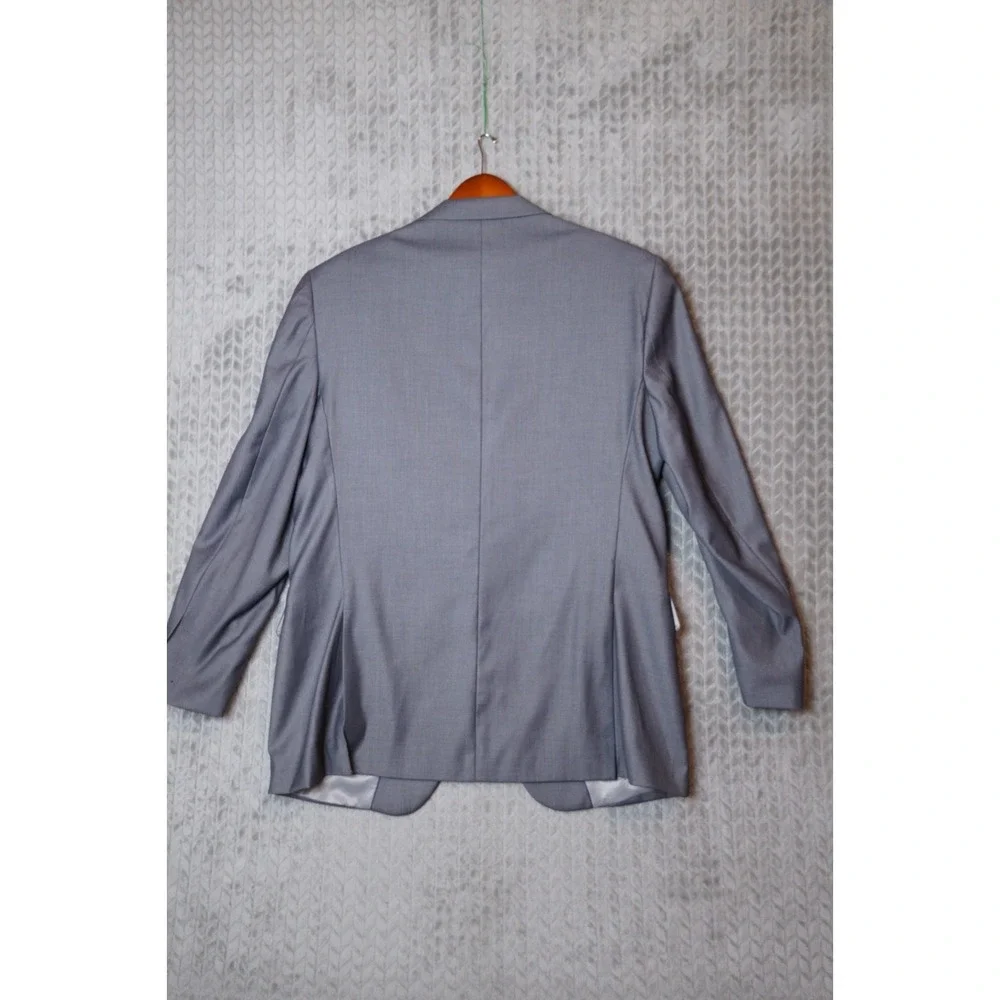 Vinci Gray Blazer Designed in Italy 2-Button Size 42R